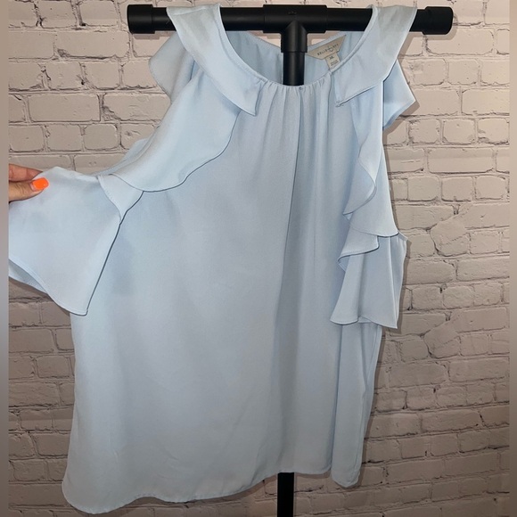 belle sky Other - Cold Shoulder Top